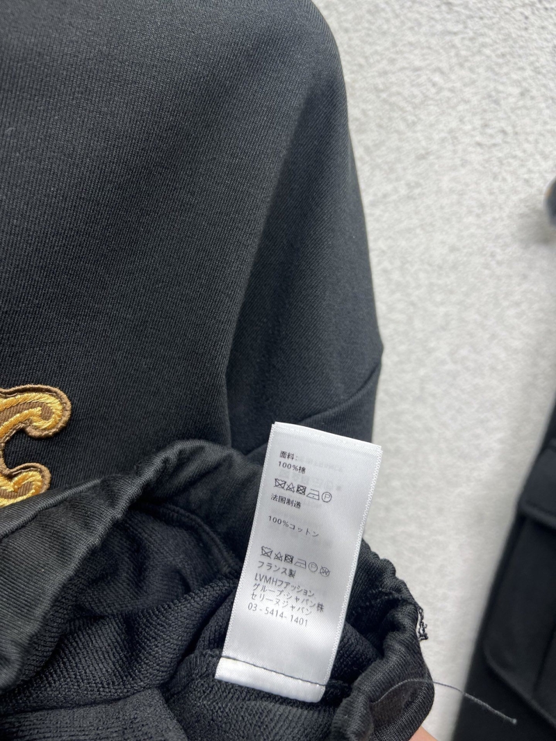 Ce1i*e outwears